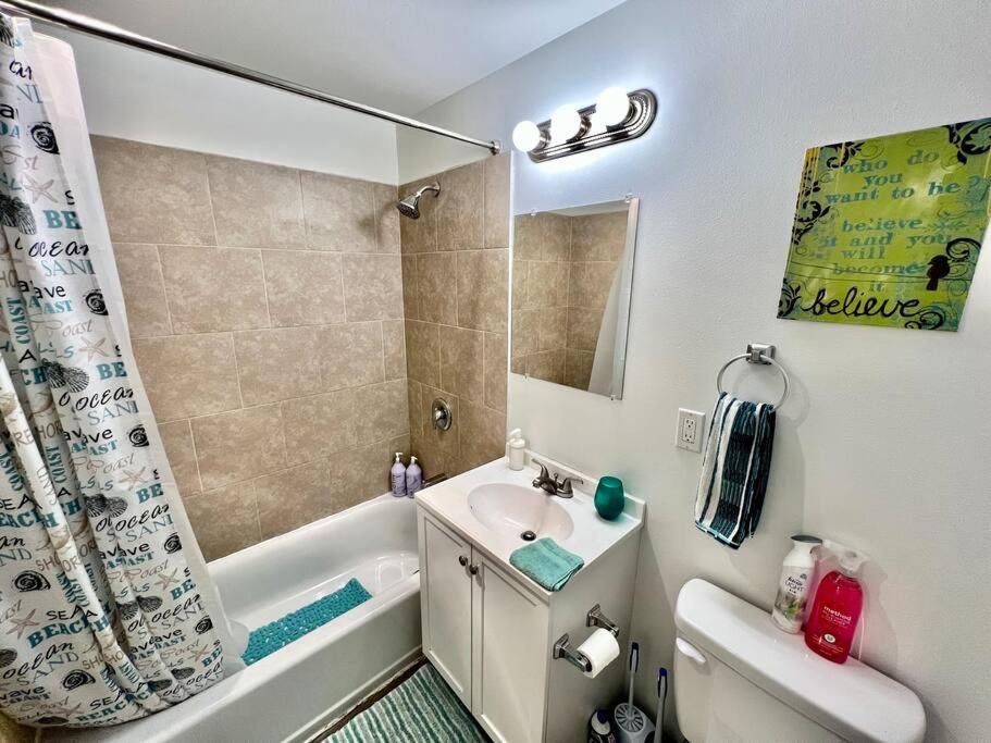 Private Room With Shared Bathroom On The 1St Floor 10 Minutes Walk To University Of Washington Seattle Dış mekan fotoğraf